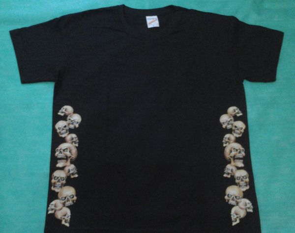 Camisa Preta Caveiras Lateral ( 100% Algodão)